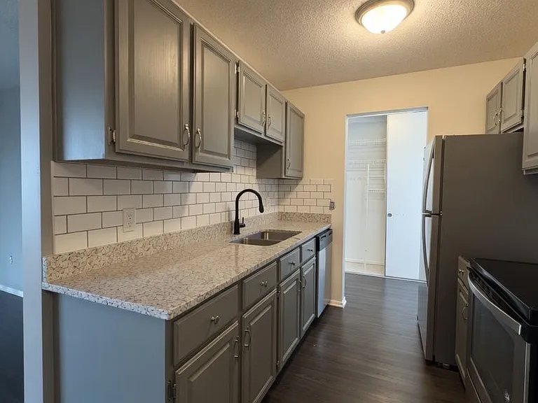 8935 Old Cedar Ave S #202 — Photo 3
