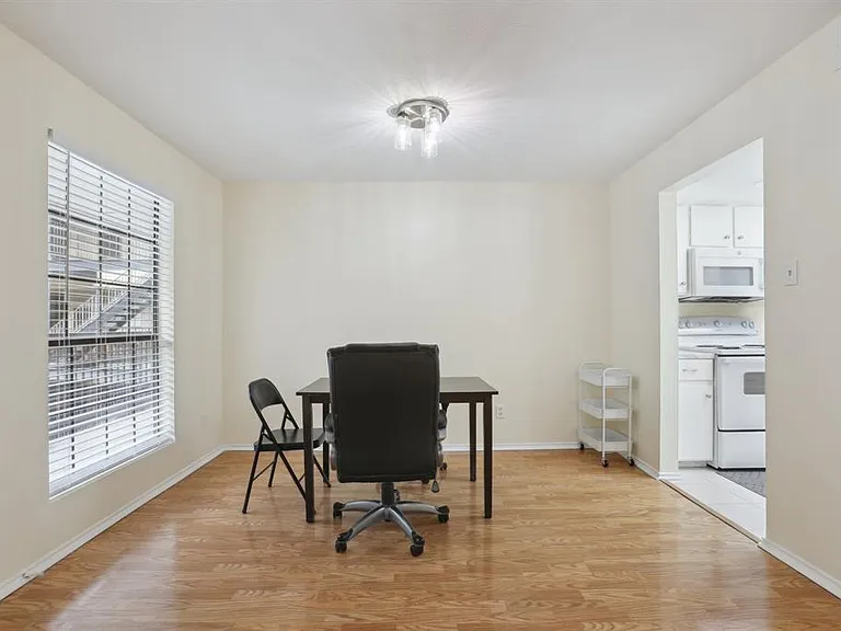 2401 Leon St #210 — Photo 11