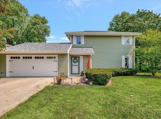 1002 Center St, Mahomet, IL 61853