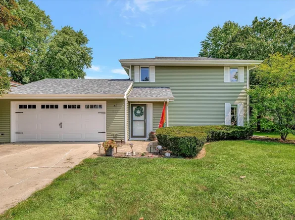 1002 Center St, Mahomet, IL 61853