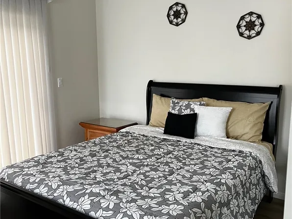 1013 E La Palma Dr, Inglewood, CA 90301