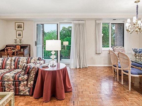4th image of 1655 Oakwood Dr #316