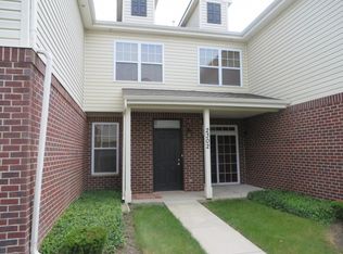 2302 Echelon Cir, Evanston, IL 60443