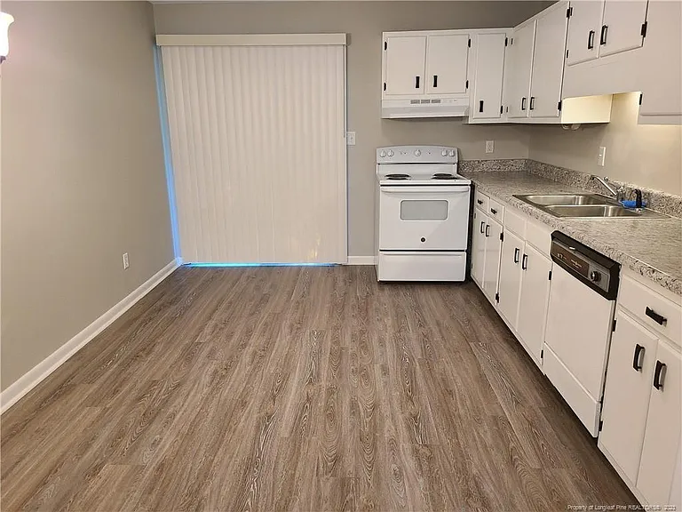 910 Miller Ave #910 — Photo 6