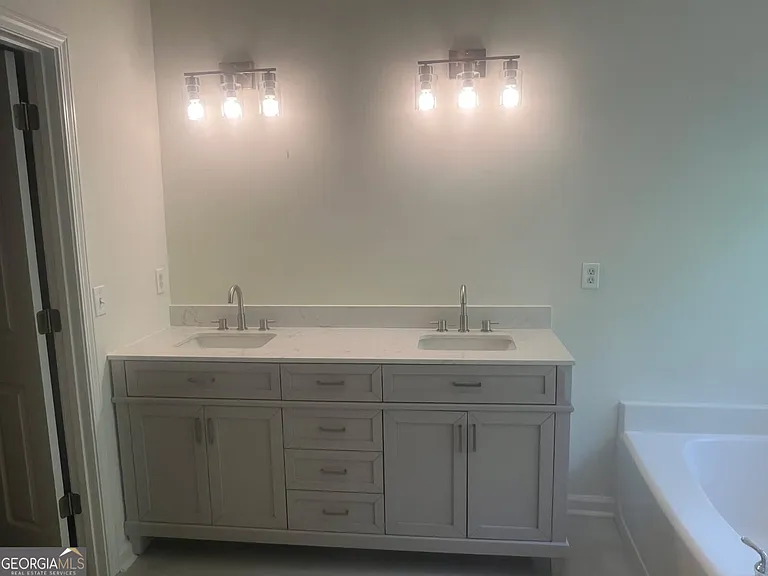421 Holland Springs Dr — Photo 21