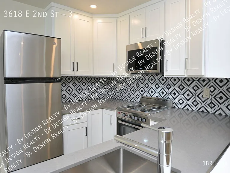 3618 E 2nd St — Photo 9