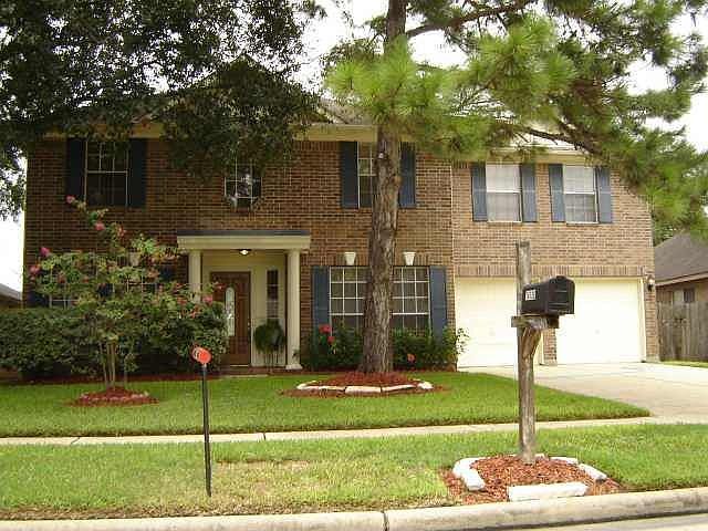 BEATIFUL CURB APPEAL WITH FRESH MATURE LANDSCAPING