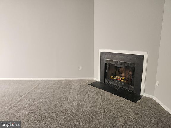 4th image of 10725 Campus Way S
