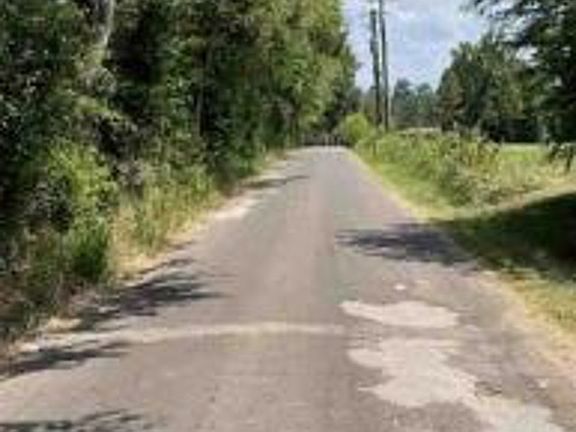 Exterior Neighborhood (street photo)