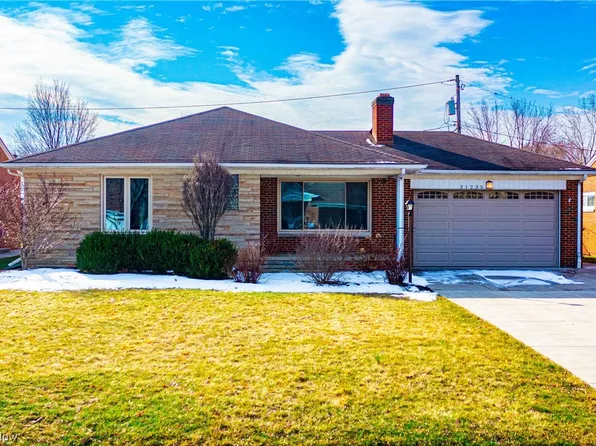 21235 Cromwell Ave, Fairview Park, OH 44126