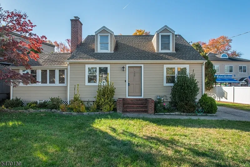 3 bed, 2.0 bath, $3,500 — Photo 2