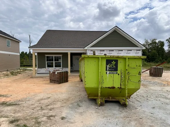 190 Black Oak Dr, Smiths Station, AL 36877