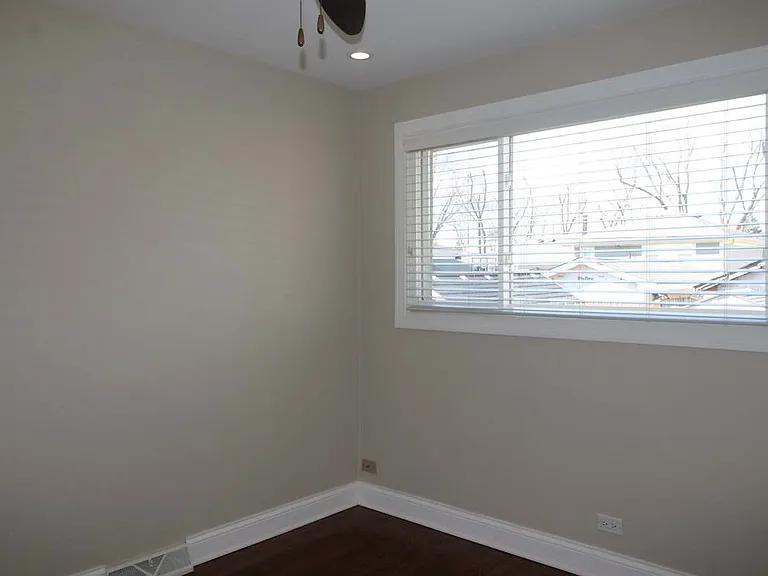 734 N Neva Ave — Photo 11