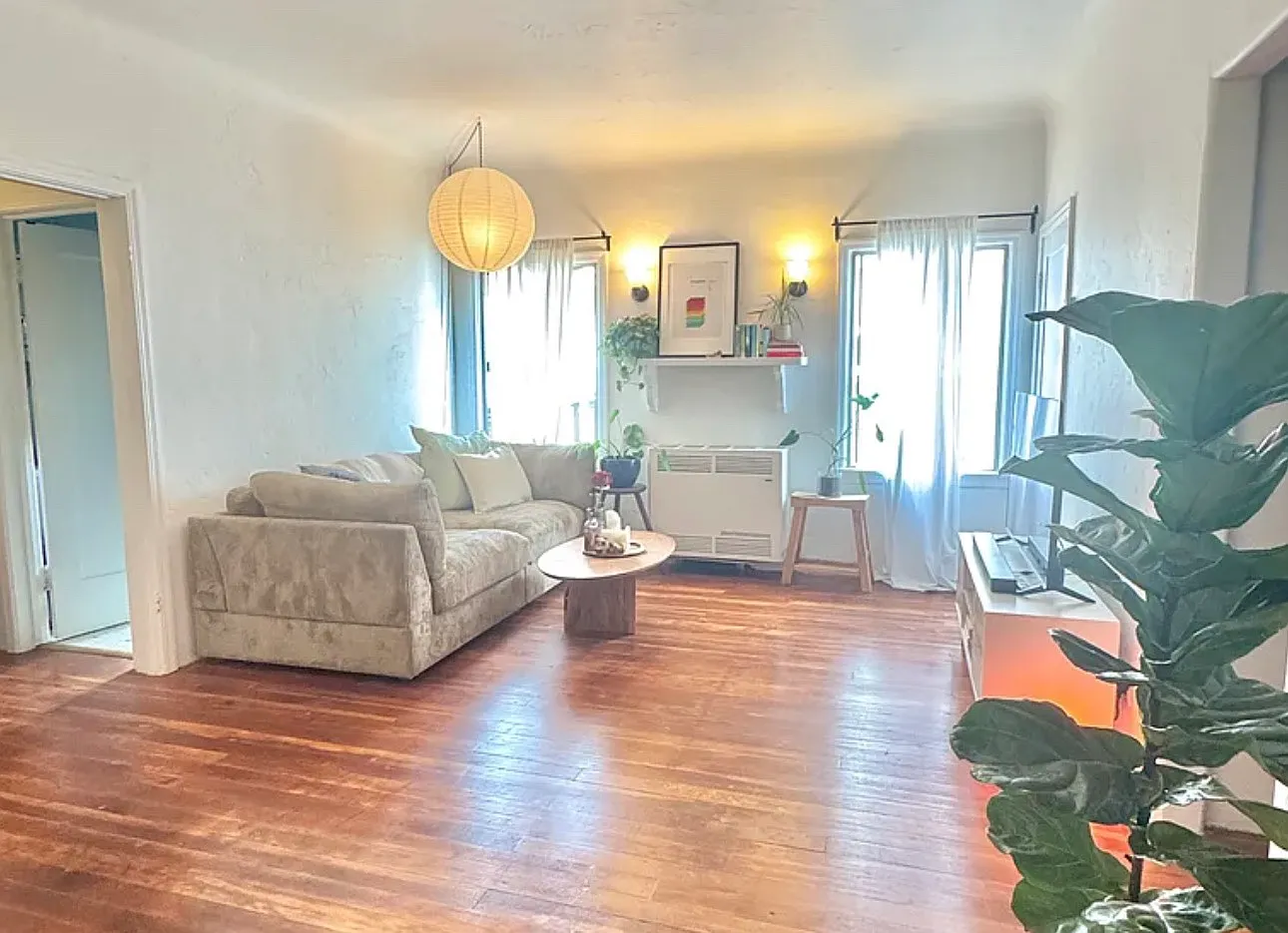 1 bed, 650 sqft, $2,350 — Photo 3
