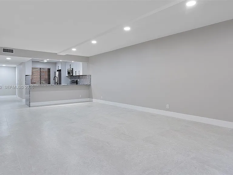193 Lakeview Dr #103 — Photo 16
