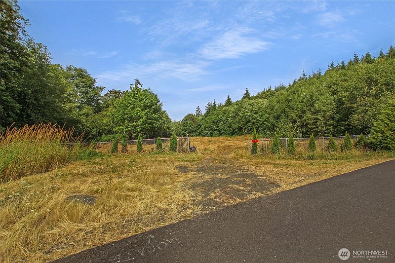2nd image of 7 Alger Creek Heights