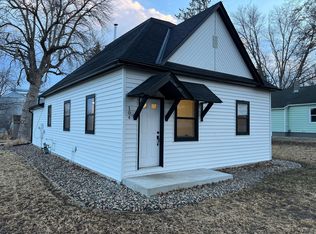 104 6th Ave E, Ellendale, MN 56026