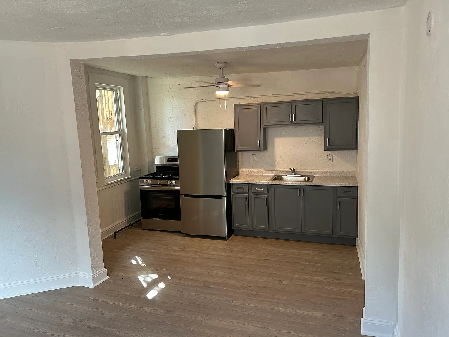 2 bed, 950 sqft, $1,583 — Photo 4