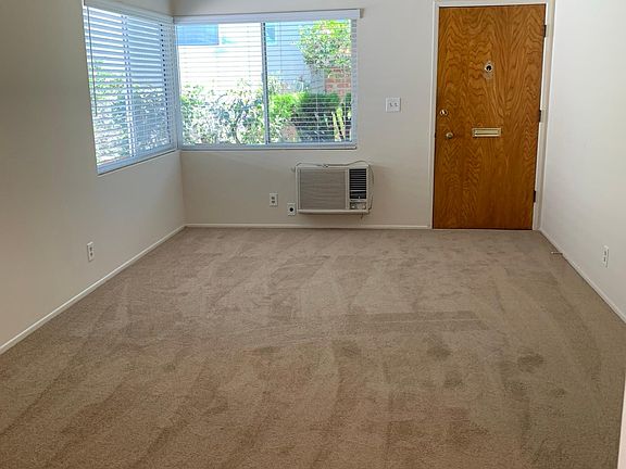 5th image of 734 E Magnolia Blvd