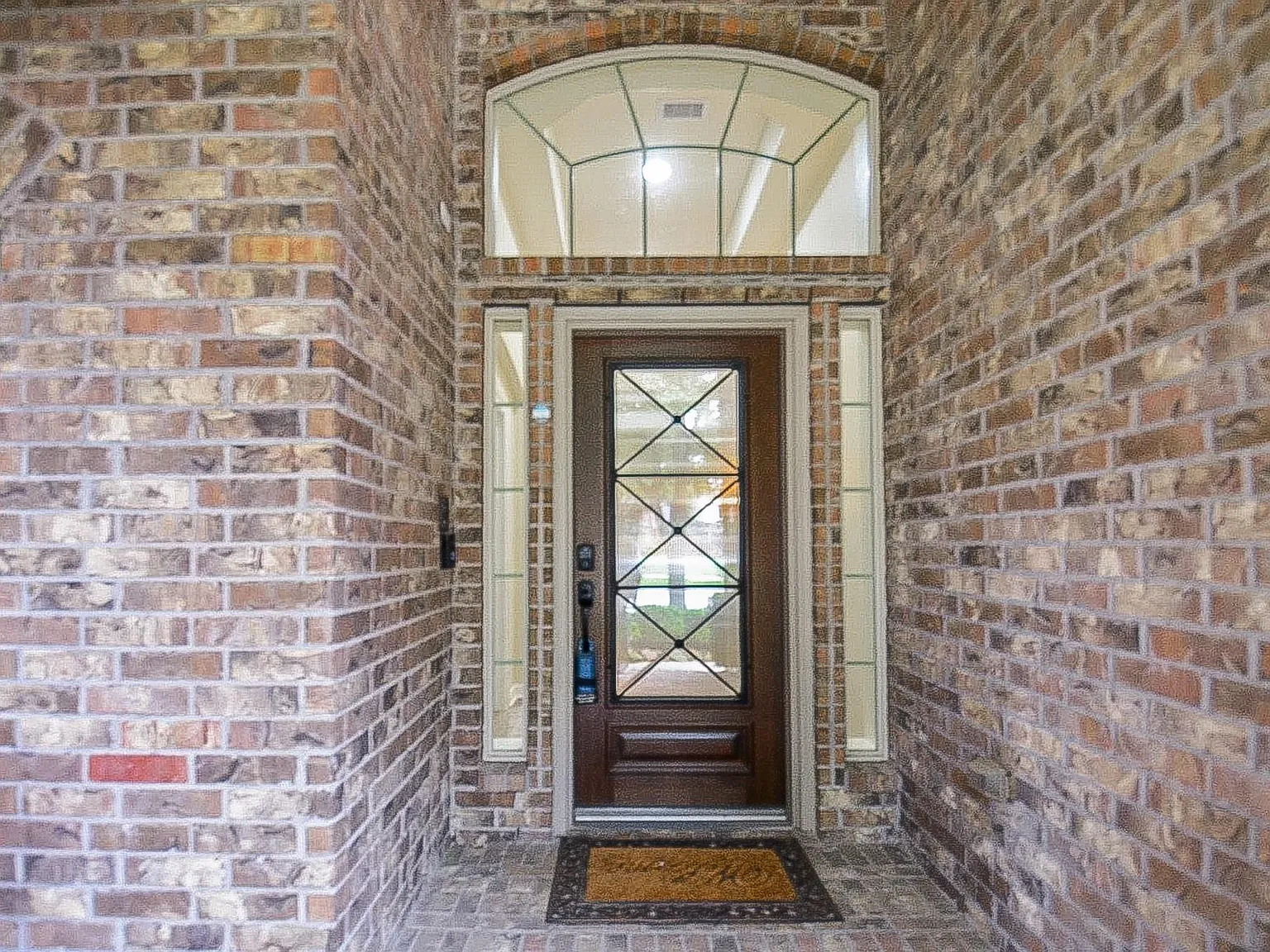 4 bed, 3.0 bath, 3592 sqft, $4,000 — Photo 2