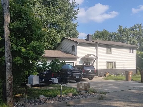 3rd image of 1419 Hallmark Ave N