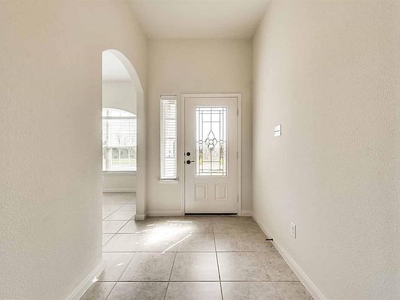 2nd image of 721 Roaring Springs Dr