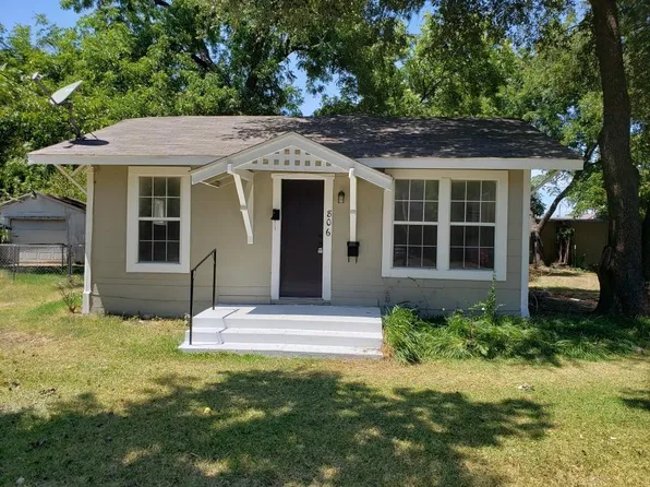 806 W Chambers St, Cleburne, TX 76033