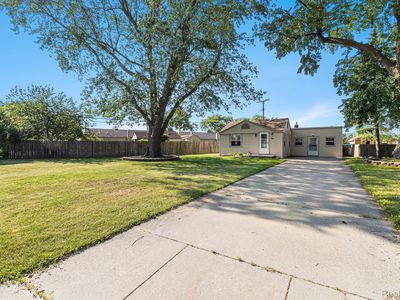 17325 Doris, Fraser, MI, 48026