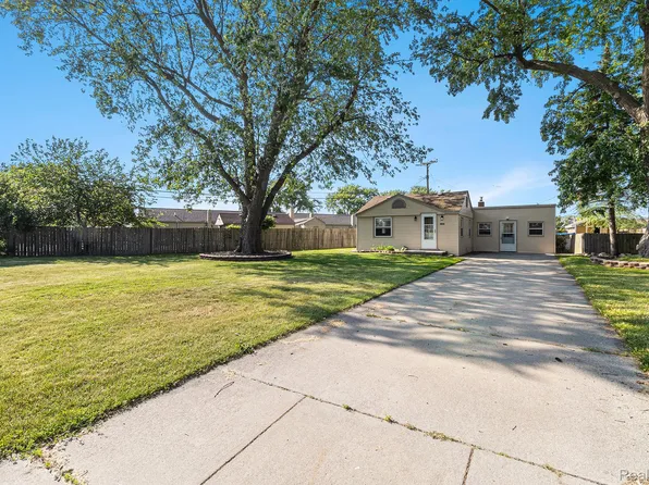 17325 Doris, Fraser, MI 48026