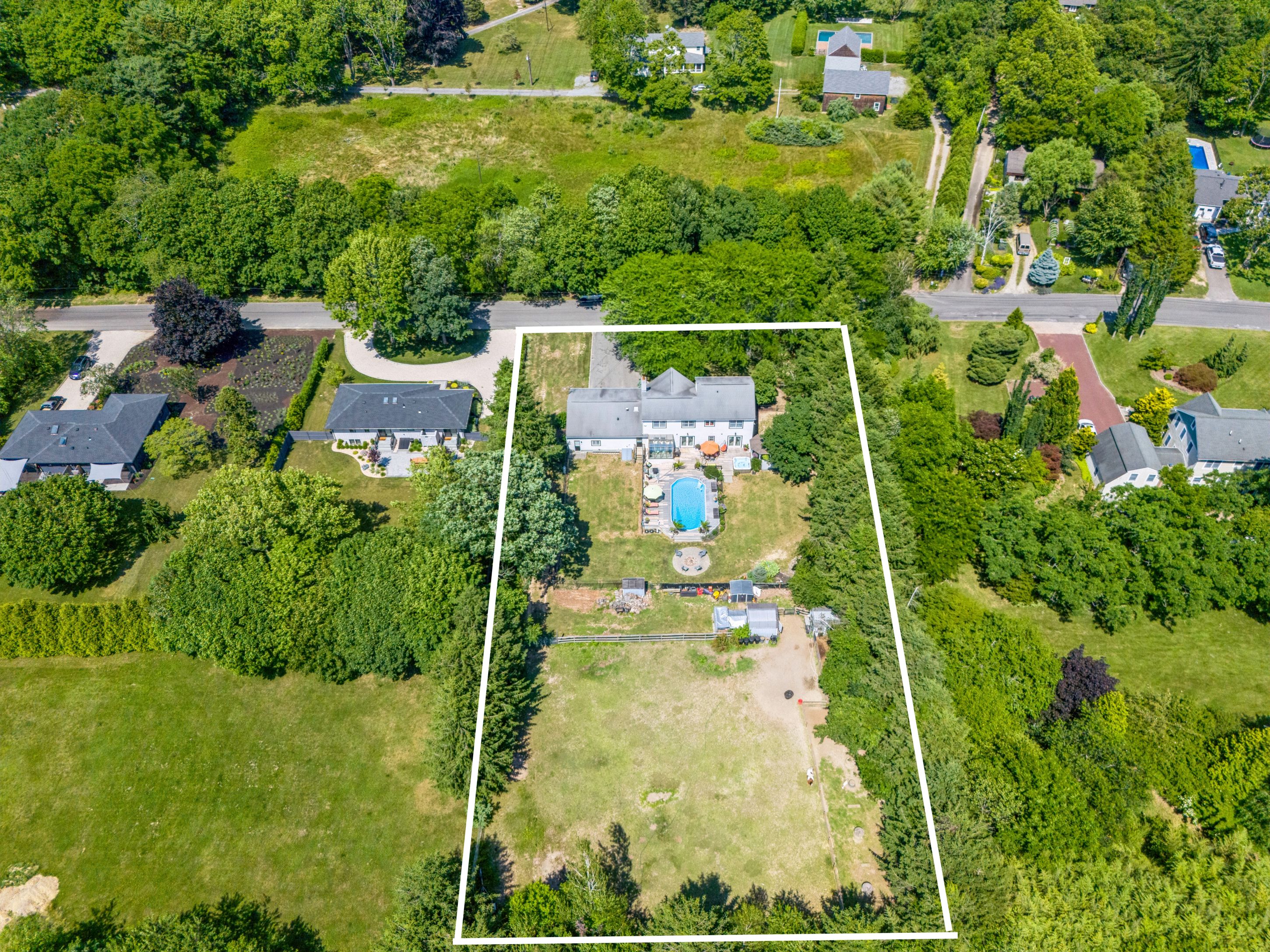 600 Harbor Ln, Cutchogue, NY 11935 Out East