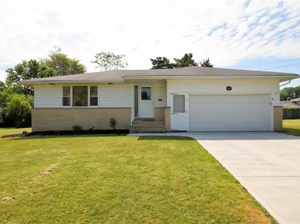 2747 Bowmen Ln, Parma, OH 44134