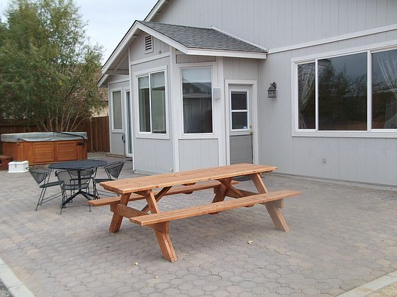 3rd image of 10 Horse Springs Dr