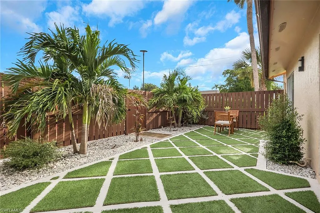 2 bed, 2.0 bath, 1008 sqft, $2,200 — Photo 3