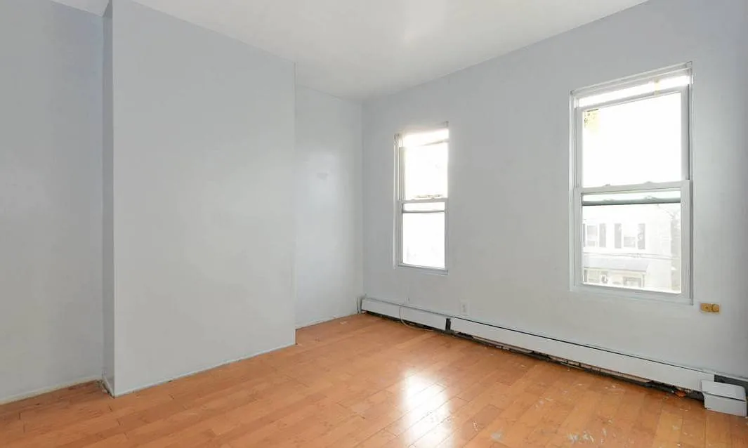 2 bed, 1.0 bath, $2,700 — Photo 3
