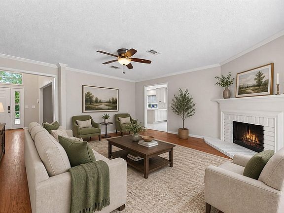 5th image of 106 Breezy Point Pl