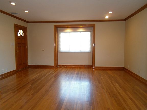 2nd image of 2037 N Rose St