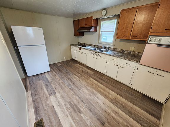 4th image of 531 E 5th St