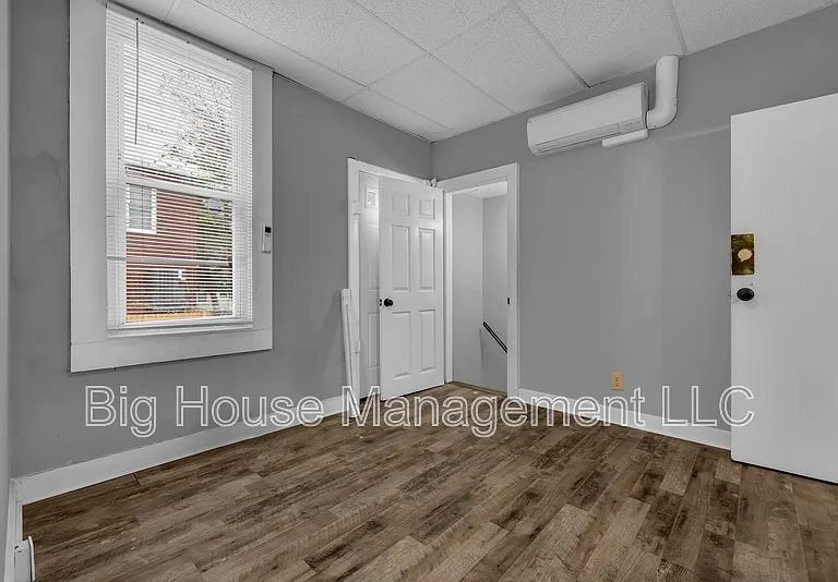 339 E 25th St #1 — Photo 15