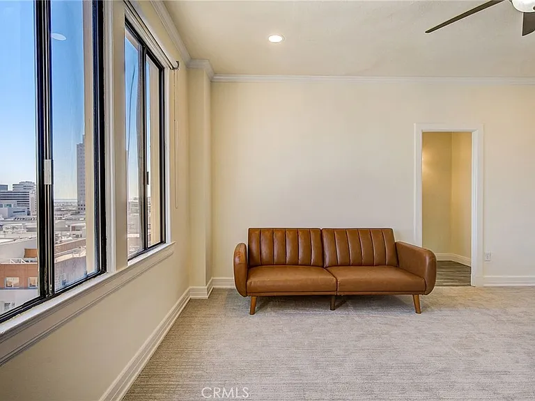 315 W 3rd St #1006 — Photo 13