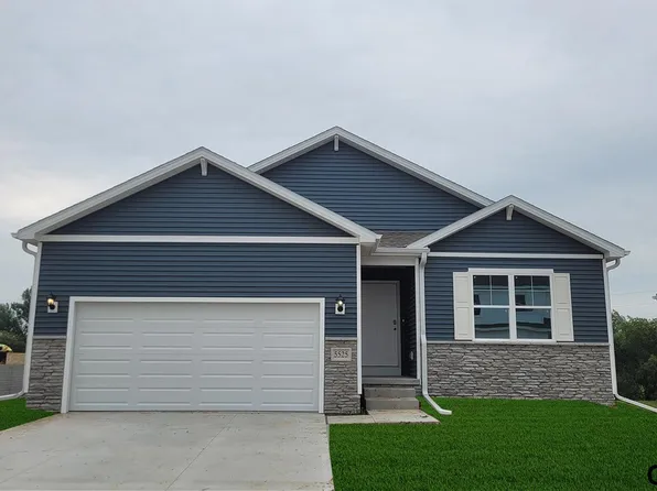 5504 N 188th St, Elkhorn, NE 68022