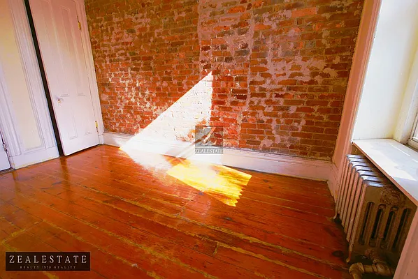 Rented by ZealEstate Group Inc | media 3