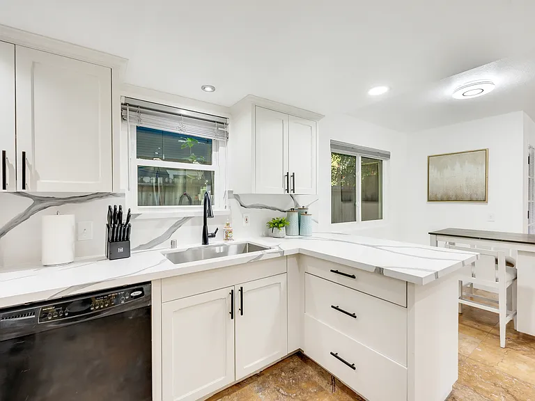 348 Molino Ave — Photo 21
