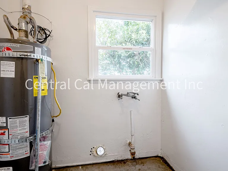 2124 Pacific St — Photo 8