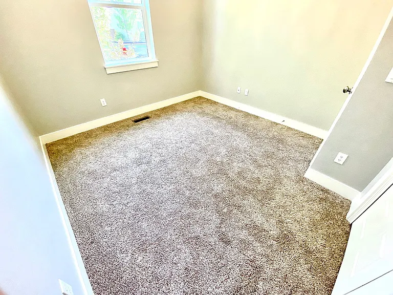 481 W Peck St — Photo 34