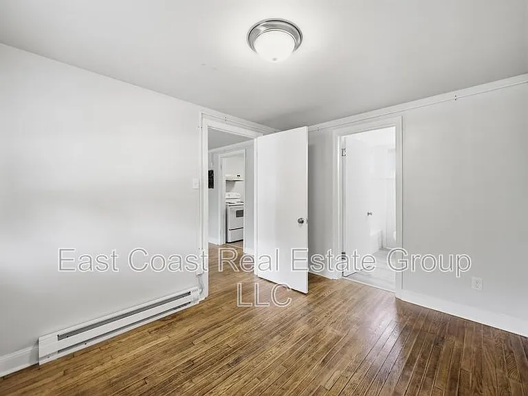 430R N Locust St — Photo 11