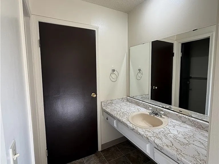 4547 Chestnut Ridge Rd #208B — Photo 5
