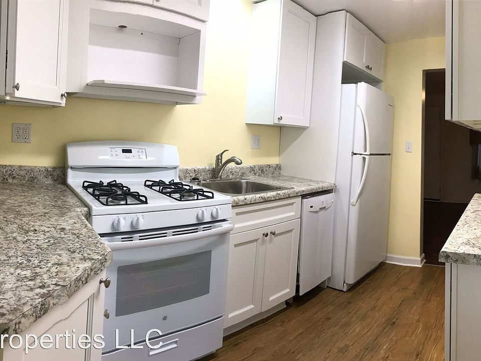 1st image of 435 Lee Dr