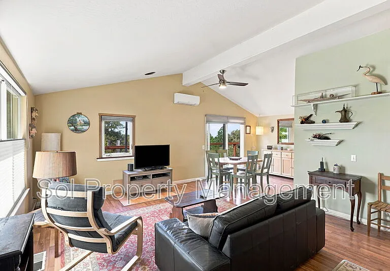 140 Spaten Way — Photo 2