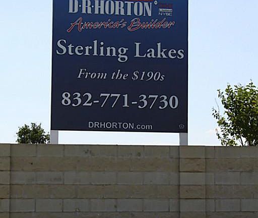 DR Horton has returned to Sterling Lakes with a Fabulous 70' Product Line