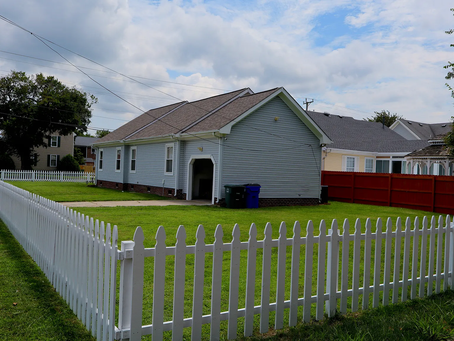 3 bed, 1220 sqft, $2,800 — Photo 3
